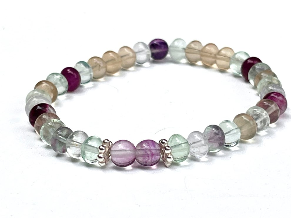 Armband mit Regenbogen-Fluorit in pastelligen Farben