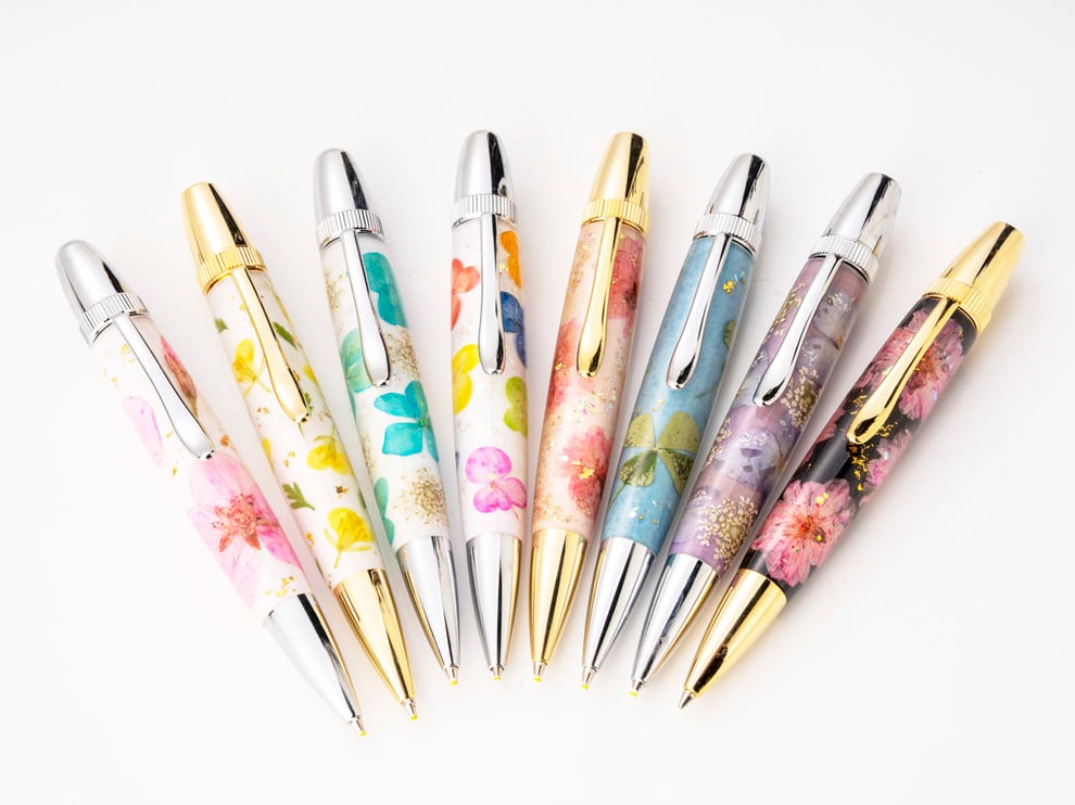 エフスタイル　ハンドメイド お花　生花　シート　樹脂　コーテイング　美しい　キレイ　メイドインジャパン　日本製　贈りもの　入学 　就職　お祝い　プレゼント　父の日　ギフト　母の日　敬老の日　ご褒美　こだわり　回転式　おしゃれ　おすすめ　オリジナル　かわいい　岐阜　クラフト　手づくり　クリスマス　日本製　ネット　ペン ボールペン　レディース ステキ 女性 工房 高級　作家　作品　手作り　職人　人気　専門　ファッション　文具　面白い しもで