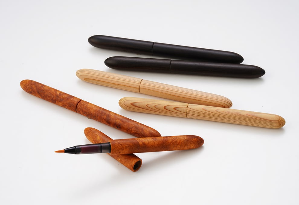筆ペン　習字　筆まめ　エフスタイル　ハンドメイド　メイドインジャパン　日本製　木製　木のボールペン 　銘木材　温もり　心 のこもった　贈りもの　入学　 就職　お祝い　プレゼント　父の日　ギフト　母の日　敬老の日　ご褒美　男　こだわり 　ウッド　おしゃれ　おすすめ　オフィス　オリジナル　かわいい　岐阜　クラフト 　手づくり　 クリスマス　 ネット　メンズ 　ステキ 　 会社 　工房 　高級 　作家 　作品 　手作り 　種類　小物　職人　製品　専門　珍しい　通販　文具　面白い