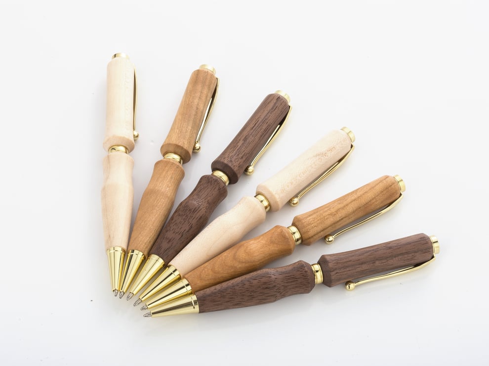 エフスタイル　ハンドメイド　メイドインジャパン　日本製　木製　木のボールペン 　銘木材　温もり　心 のこもった　贈りもの　入学　 就職　お祝い　プレゼント　父の日　ギフト　母の日　敬老の日　ご褒美　男　こだわり 　ウッド　おしゃれ　おすすめ　オフィス　オリジナル　かわいい　岐阜　クラフト 　手づくり　 クリスマス　 ネット　メンズ 　ステキ 　 会社 　工房 　高級 　作家 　作品 　手作り 　種類　小物　職人　人気　製品　専門　珍しい　通販　ファッション　文具　万年筆　面白い